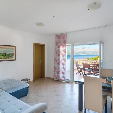 Nice Home In Postira With Outdoor Swimming Pool Buitenkant foto