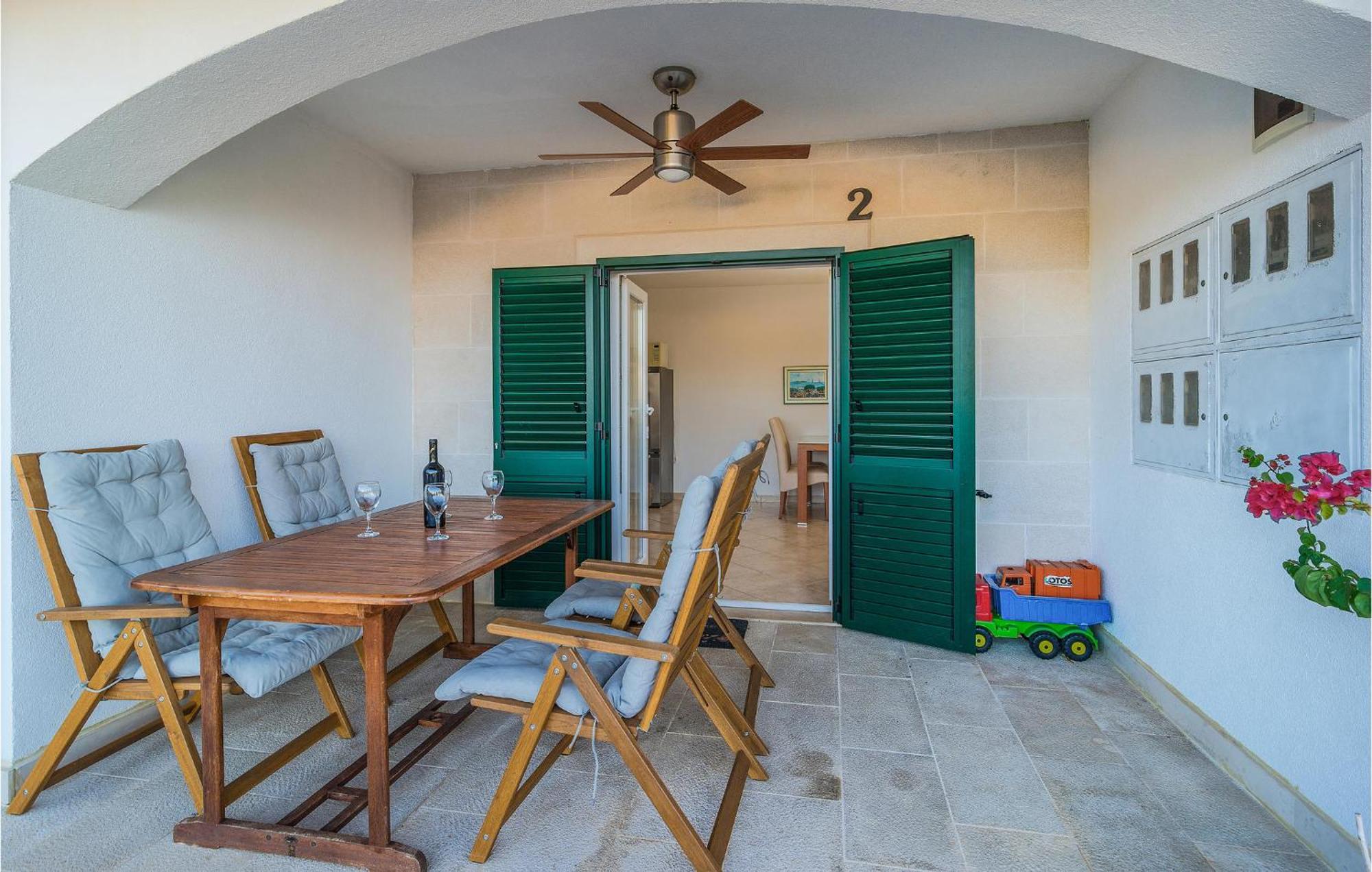Nice Home In Postira With Outdoor Swimming Pool Buitenkant foto