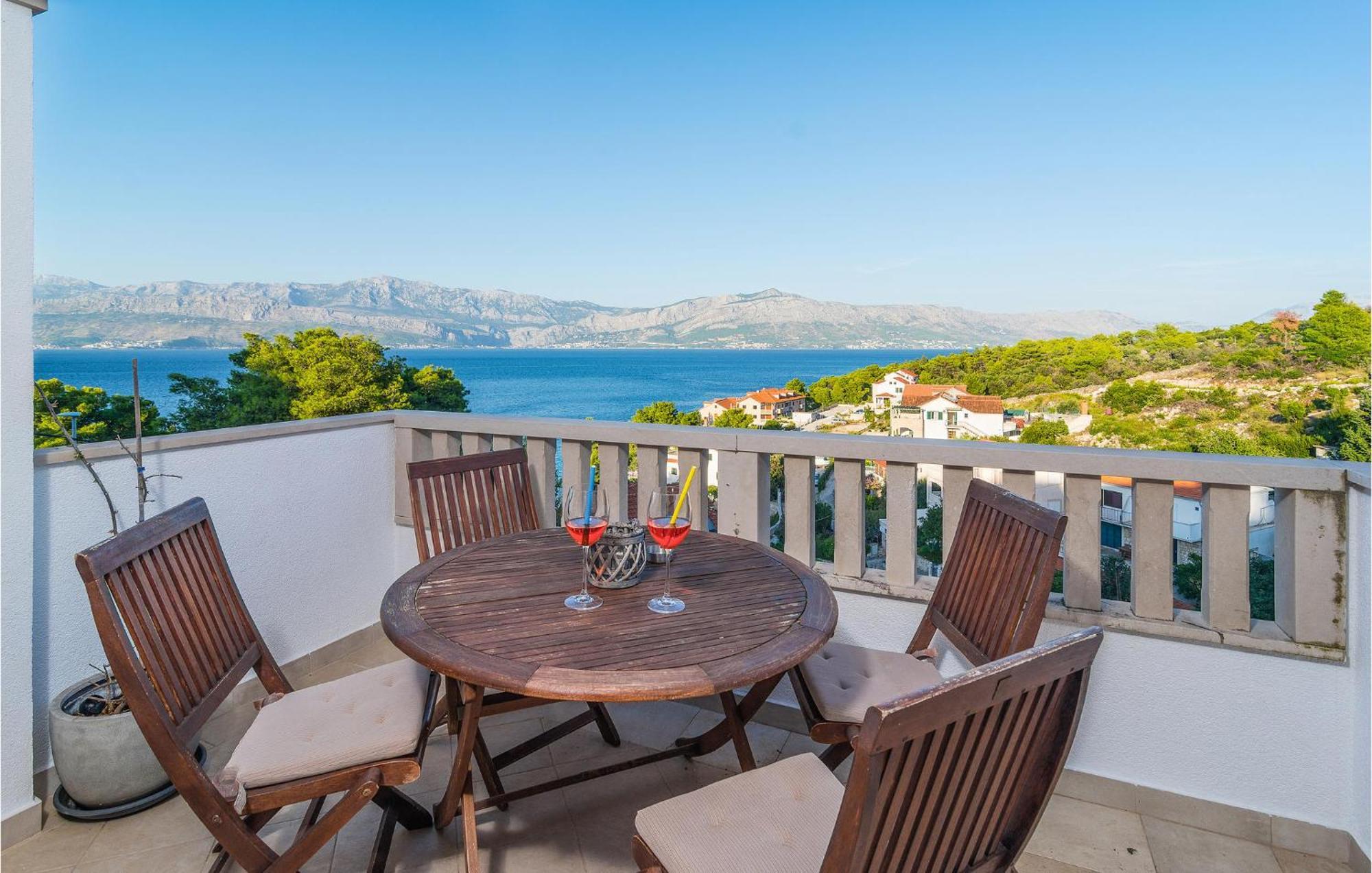 Nice Home In Postira With Outdoor Swimming Pool Buitenkant foto