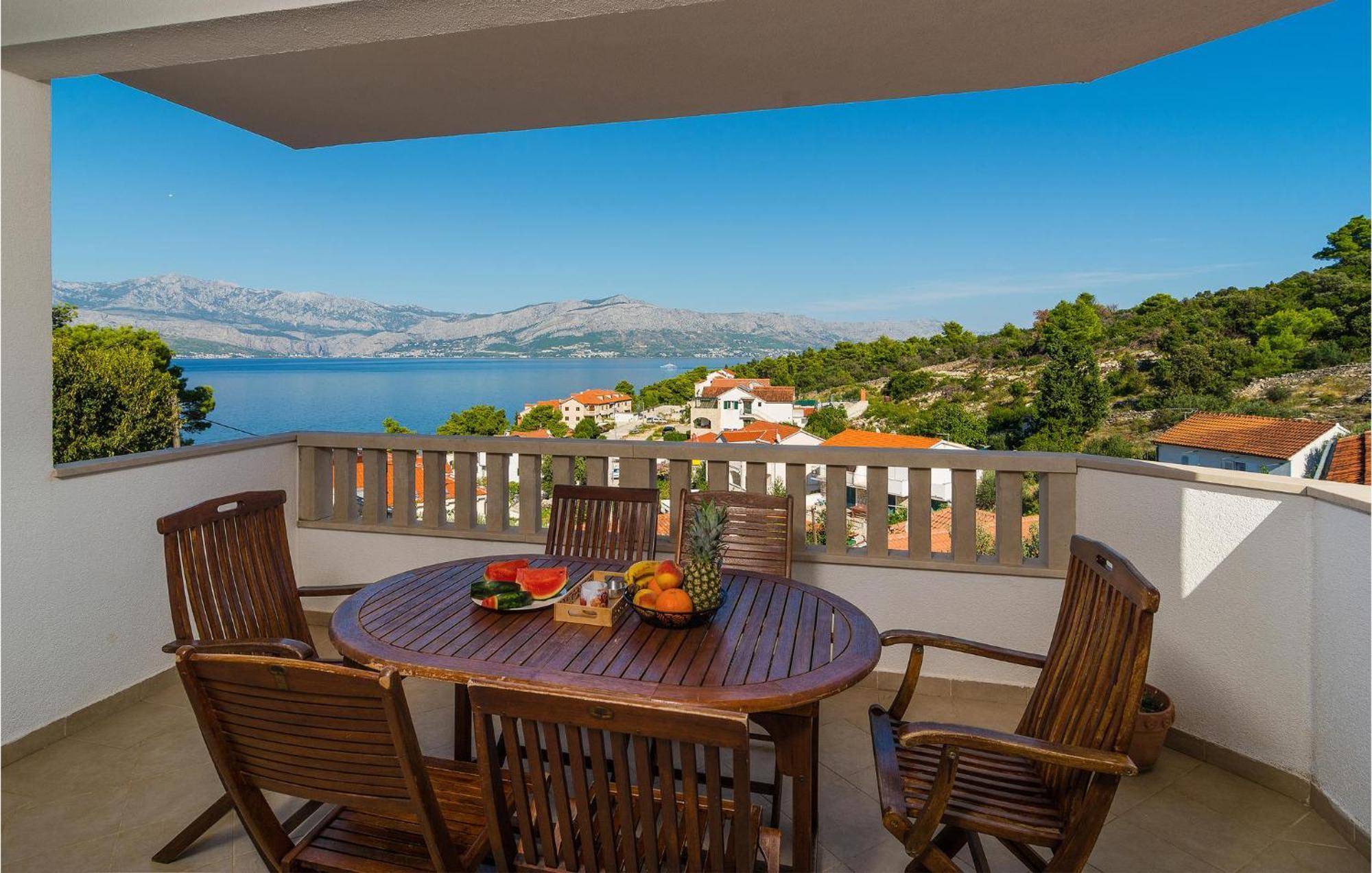 Nice Home In Postira With Outdoor Swimming Pool Buitenkant foto