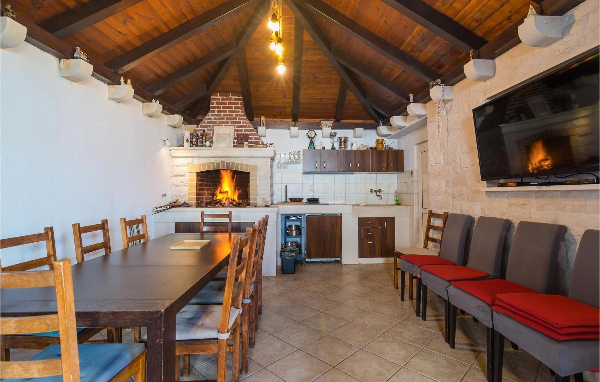 Nice Home In Postira With Outdoor Swimming Pool Buitenkant foto
